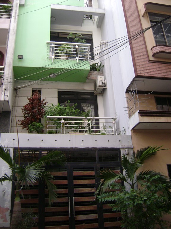 Bán nhà góc mặt tiền đường Hai Bà Trưng Quận 1