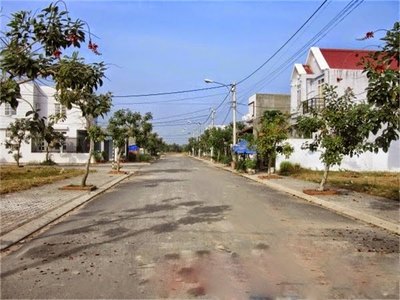 Đất nền phố chợ 2,2 triệu/m2. Tiện kinh doanh, buôn bán.