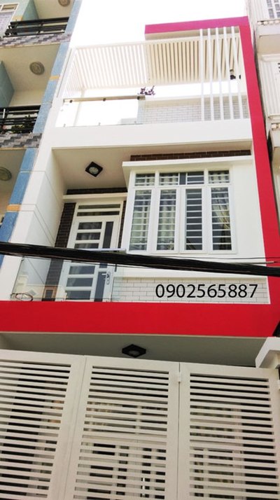 Bán nhà giá sốc nhất khu vực 820 triệu. Dt 4m x 8m, 1 trệt 2 lầu đúc, 4 phòng ngủ, đường nhựa 6m