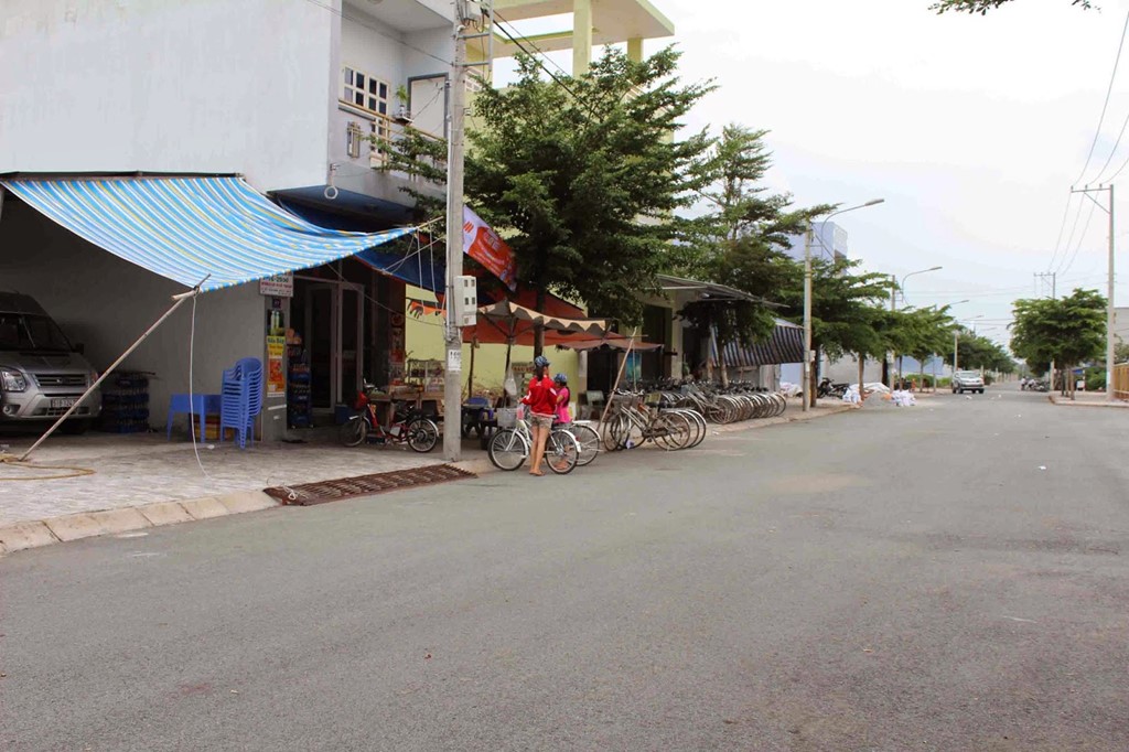 Đất nền Bình Chánh sổ hồng, giá chỉ 185 triệu/80m2 trong khu dân cư đông.