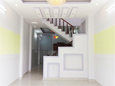 Chính chủ bán nhà 3.2m x 10.5m, 2 tầng lầu đúc, 2 PN, 650 triệu. Tặng bộ salong cao cấp