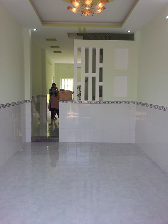 Nhà bán khu dân cư mới xây đường Lê Văn Lương Nhà Bè 1 trệt 1 lầu sân vườn