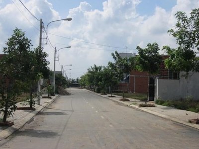 Bán đất biệt thự lô góc, giáp sông. Giao thông thuận tiện. chỉ 220 triệu/ nền.