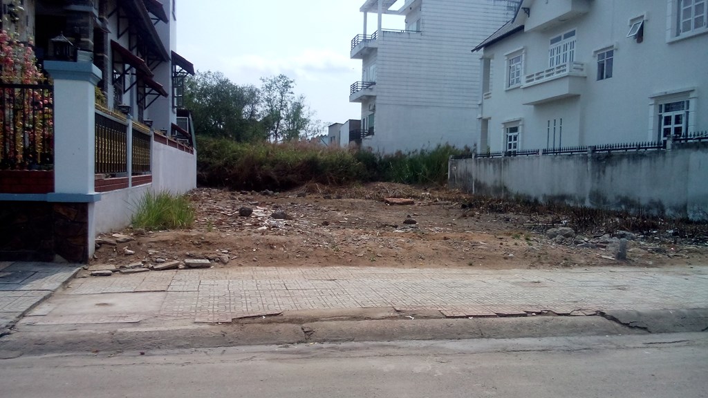 Bán đất thổ cư, sổ hồng riêng,hẽm xe hơi,ngã tư Nguyễn Bình- Lê Văn Lương, giá 336 tr/nền