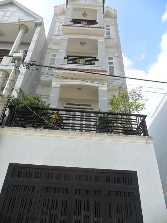 Bán nhà 4.5x16 m 1 trệt 3 lầu, giá 2.4 tỷ, HXH đường TCH10, P. TCH, Q12