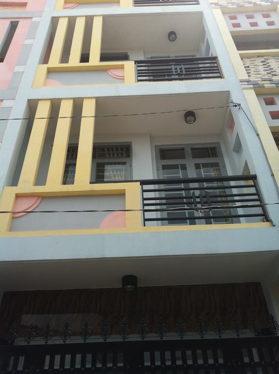 Căn nhà phố thuộc Thống Nhất F.16 đúc 3,5 tấm hướng tây