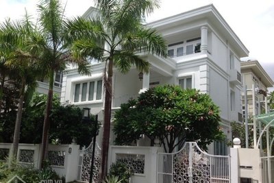 Định cư nước ngoài cần bán gấp biệt thự