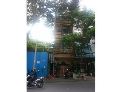 Cần Bán nhà mặt tiền đường Phạm Ngũ Lão, Quận 1.