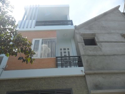 Bán nhà 1 trệt, 2 lầu, 4x13m, giá 1,5tỷ, HXH đường Lâm Thị Hố, P. TCH, Q12