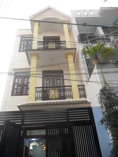 Bán nhà 1 trệt , 2 lầu, 4.6x14m, giá 1.75 tỷ, 2MT đường Lâm Thị Hố(TCH05 cũ), P. TCH, Q12