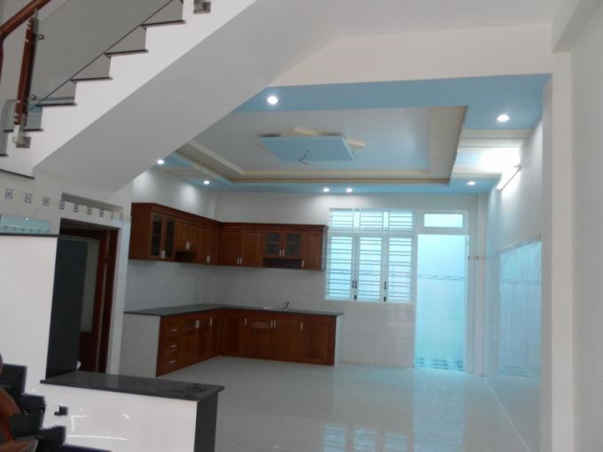 Bán nhà mặt tiền Huỳnh Tấn Phát, gần chi cục thuế, vị trí tuyệt đẹp diện tích 20x35=700m2