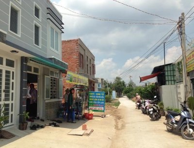 Bán nhà mới xây đường Nguyễn văn Bứa – giáp Huyện Bình Chánh – DTSD: 72 m2