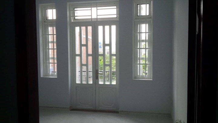 Nhà mới 3 tấm ngay cầu vượt ngã 4 Ga, P. Thành Lộc, Quận 12