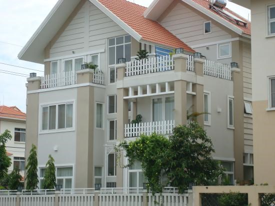 Nhà bán cực Hot HXH Lê Thị Riêng,Bến Thành,Q1.DT 180m2, Giá 19.5 tỷ.