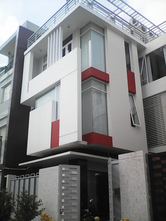 Hẻm 8m Tạ Uyên P.15, Q.5. DT: 3,5x10. 1,5 lầu. Giá 2,3 tỷ.