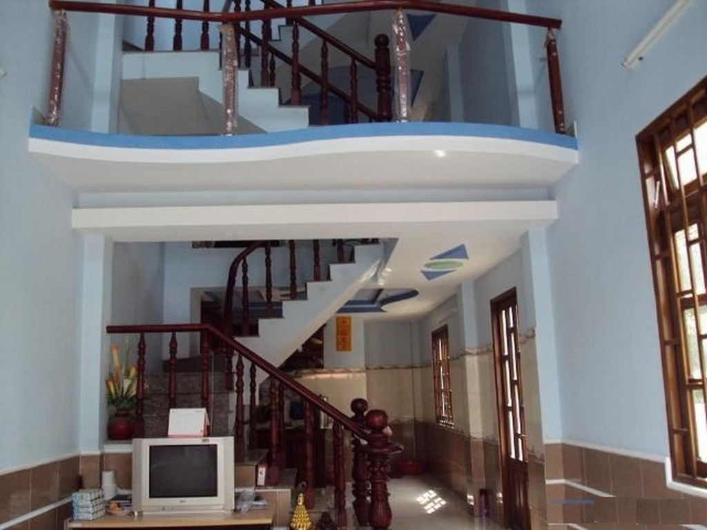 Nhà bán 5 x 18m, đúc 1 lửng, 2 lầu, sân XH 8m, cách UB Quận 12 khoảng 900m