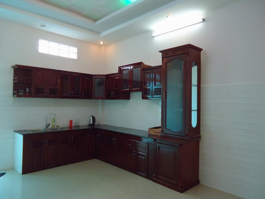 Nhà bán 5 x 18m, đúc 1 lửng, 2 lầu, sân XH 8m, cách UB Quận 12 khoảng 900m