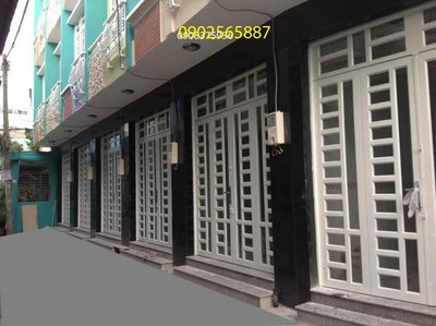 Bán nhà đẹp gần Phú Mỹ Hưng, 1 trệt 2 lầu, giá 670 triệu, hẻm xe hơi, hình thực tế