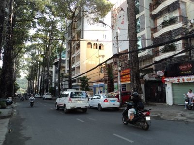 Bán nhà xây dựng 3 lầu MT Sương Nguyệt Ánh. Giá 29,5 tỷ.