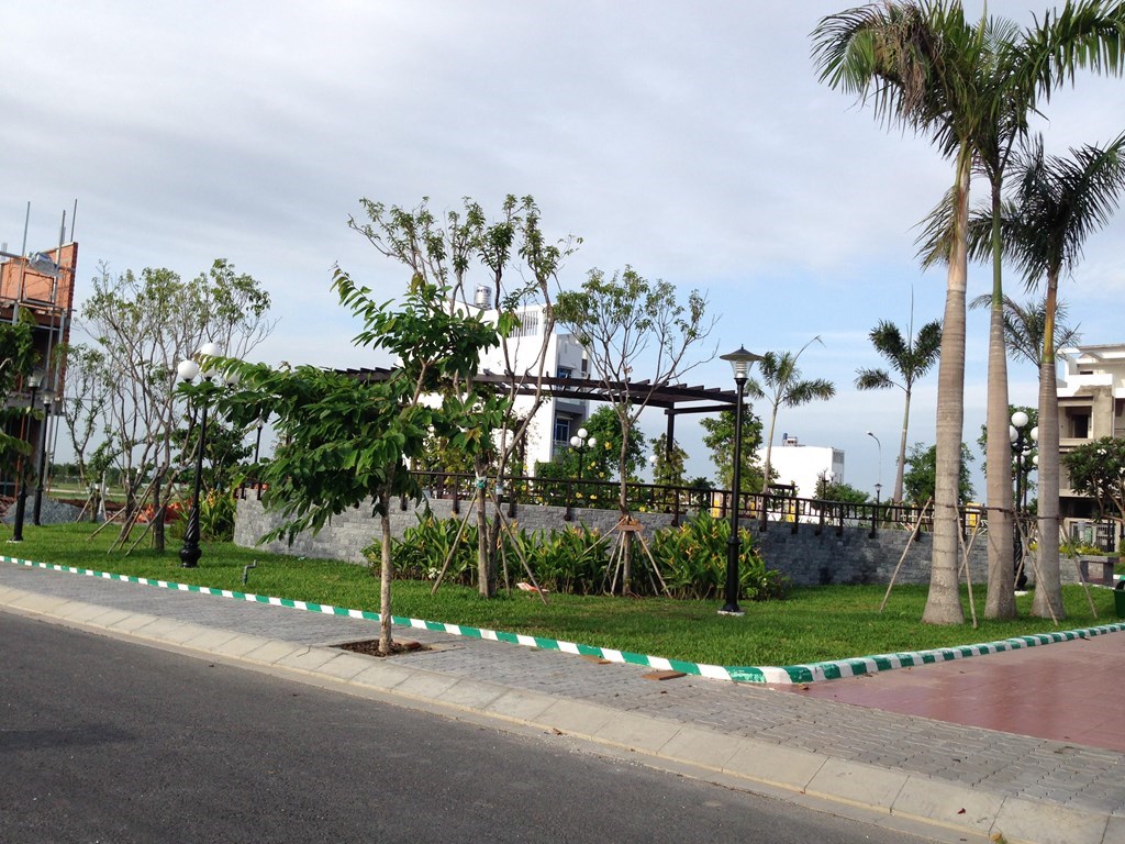 Bán 3 lô liền kề DT 7x18m khu Dân cư ven sông phường Tân phong Q.7, đường 20m