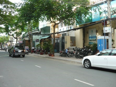 Bán gấp nhà MT Trịnh Văn Cấn quận 1. Giá 17 tỷ.