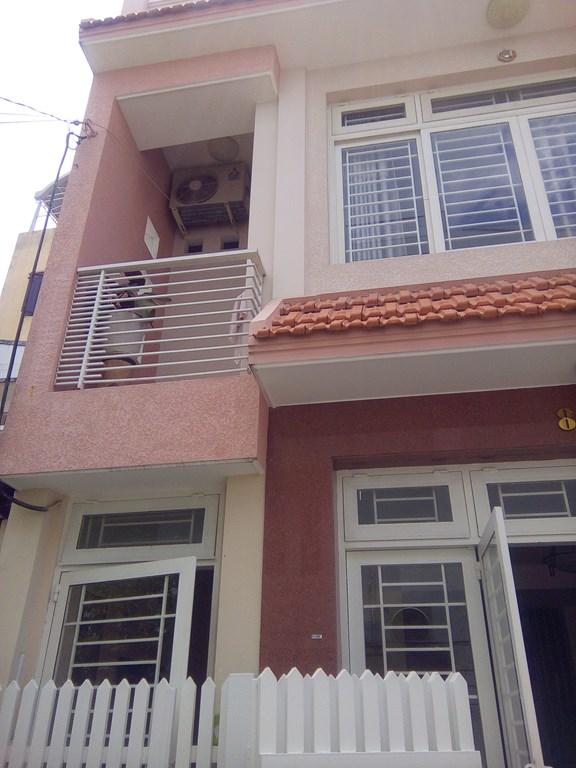 Cần tiền bán nhà Phú Nhuận, đường Thích Quảng Đức, DT4,9x10m, giá 4,1 tỷ