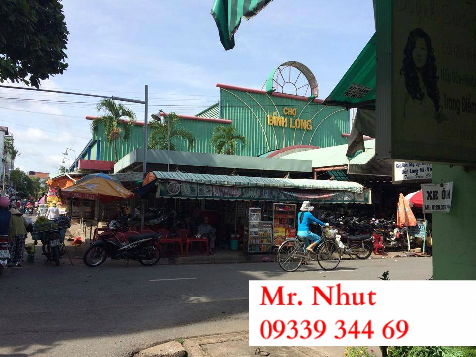 Bán nhà nát ngay chợ Bình Long, Q.Bình Tân (Dt: 4x17m, giá: 2.5 tỷ)