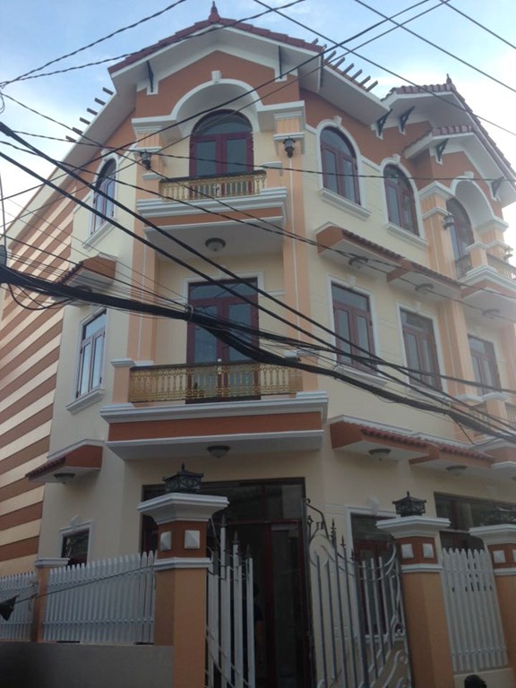 Nhà mới xây quận 7, hai mặt tiền 1 trệt 2 lầu DT: 5,5x15m 4PN, 4VS