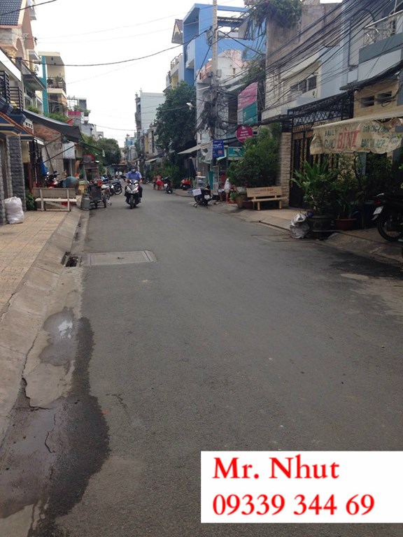 Bán nhà nát 5.4 tỷ, 8x15, MT Lê Lâm, P.Phú Thạnh, Q.Tân Phú ( ngay ngã 4 Lê Lâm+ Đinh Liệt)