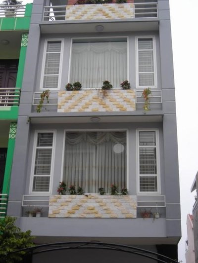 Cần tiền bán gấp nhà mặt tiền Tô Hiến Thành Quận 10. DT : 5x 20 m
