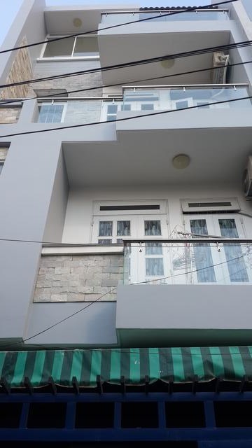Nhà DT: 5m x 10m đúc 3.5 tấm giá 2,45 tỷ gần công viên làng hoa Q.Gò Vấp