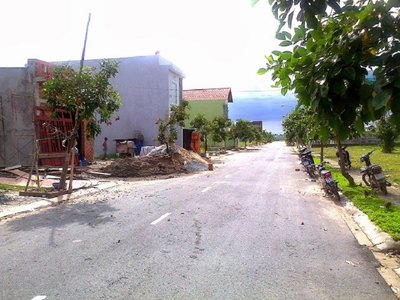 Bán đất thổ cư ở Bà Điểm, kdc đông đúc, có sổ hồng riêng, sang tên trong vòng 30 ngày.