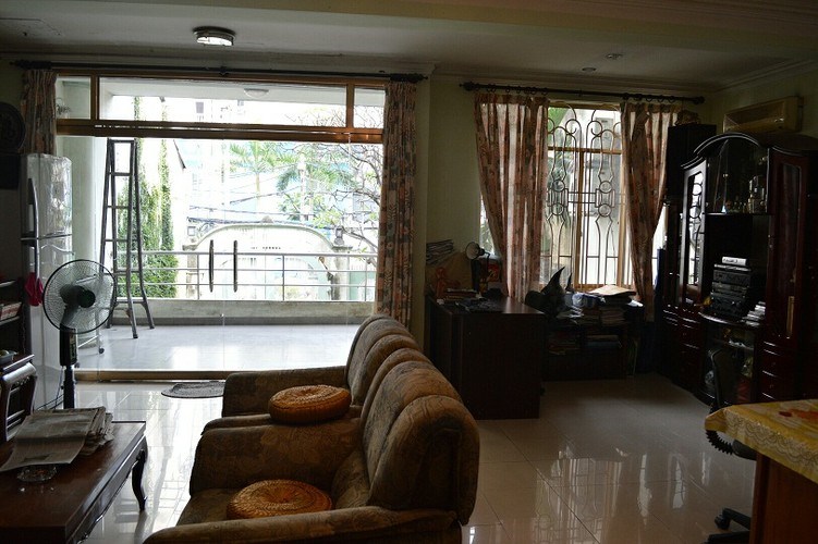 Cần Bán Gấp Nhà Mặt Phố Ngay Chợ Kim Biên Quận 5, Giá 8 Tỷ, 190 M2, Sổ Hồng Chính Chủ