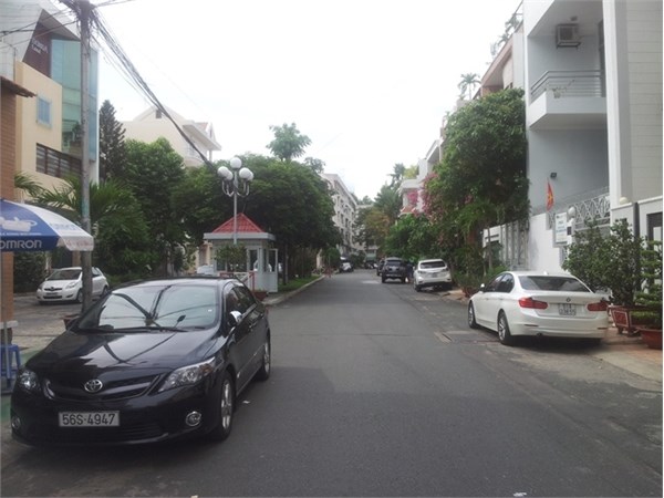 Bán nhà MT đường Bà Hạt, Q.10, DT:4.2x21m, 4 lầu