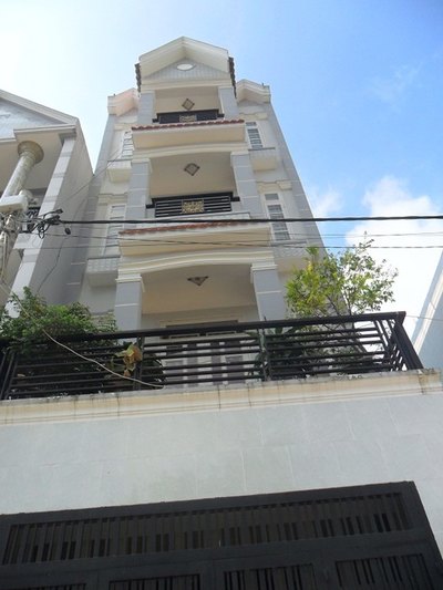 Bán nhà 4.5x16 m 1 trệt 3 lầu, giá 2.4 tỷ, HXH đường TCH10, P. TCH, Q12