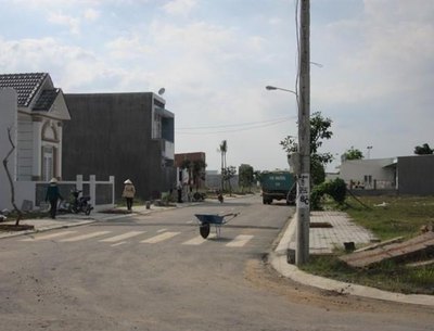 Cần bán gấp đất nền đã có sổ hồng, khu dân cư đông, bao sang tên