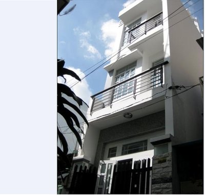 Bán nhà HXH Hai Bà Trưng, P. 8, Quận 3. DT: 4.1m x 17m. 2 lầu. Giá 8.1 tỷ