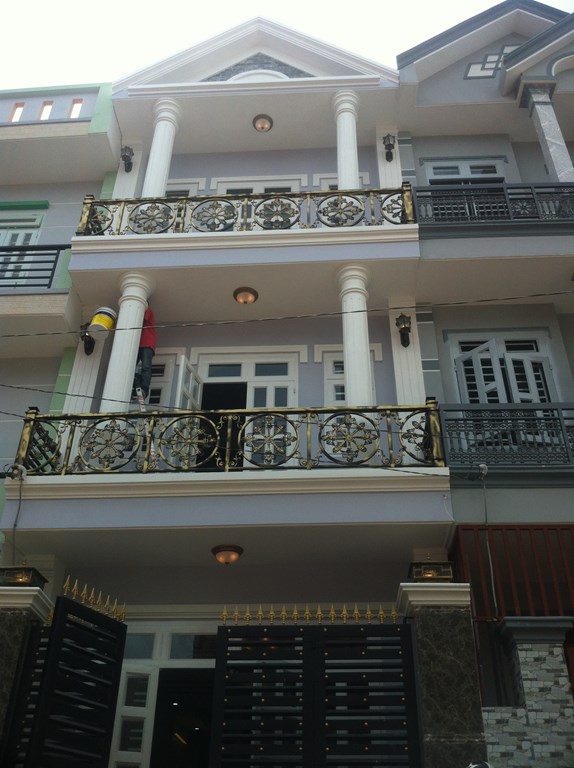 Bán nhà 5m x 12m đúc 3 tấm HT 13 HXH 4PN Giá 1 tỷ 550tr