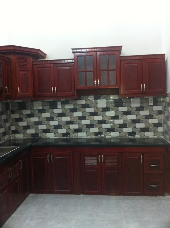 Bán nhà 5m x 12m đúc 3 tấm HT 13 HXH 4PN Giá 1 tỷ 550tr