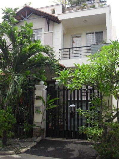 Nhà bán, cần tiền kinh doanh bán nhà HXH đường Sư Vạn Hạnh, quận 10