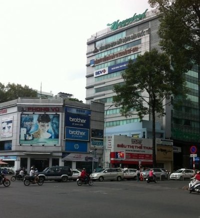 Bán nhà 5,5m * 25m mặt tiền đường Nguyễn Thị Minh Khai phường Bến Thành quận 1