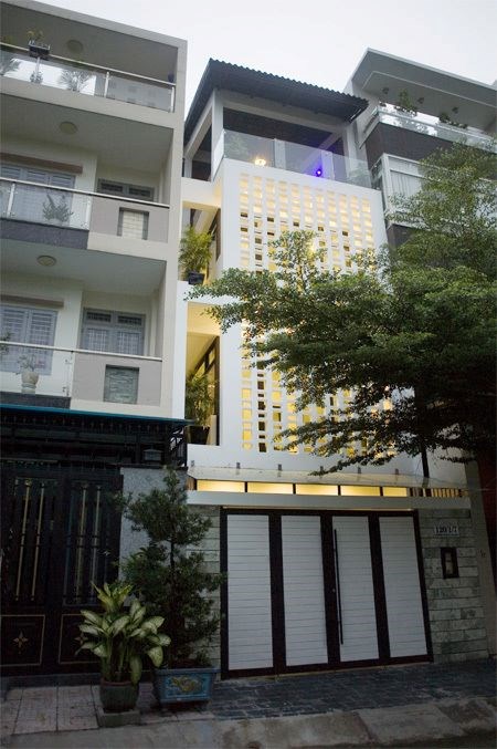 Bán nhà hẻm 386 đường Lê Văn Sỹ, Phường 14, Quận 3, DT: 5.2x22m, giá 8 tỷ