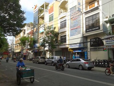 Bán gấp nhà MT Trương Định_ gần góc Nguyễn Đình Chiểu, F6, Q3.
