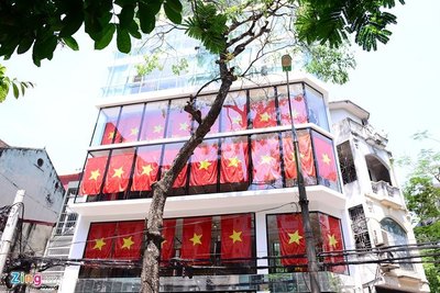 Cần bán gấp tòa nhà 4 tầng MT Nguyễn Tiểu La, Q10. DT: 14x15