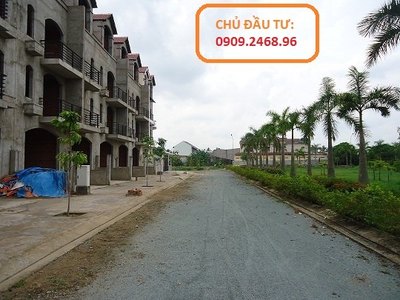 Chính chủ bán nhà sổ hồng 5x18, giá 2,5 tỷ, khu dân cư, tiện kinh doanh