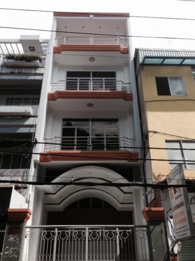 Bán nhà MT đường Hai Bà Trưng Quận 1