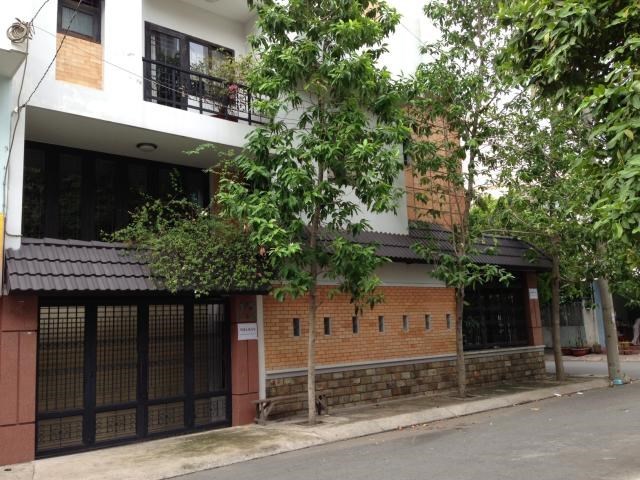 Bán nhà HXH đường Nguyễn Hữu Tiến, DT: 6 x 19, giá: 2,5 tỷ