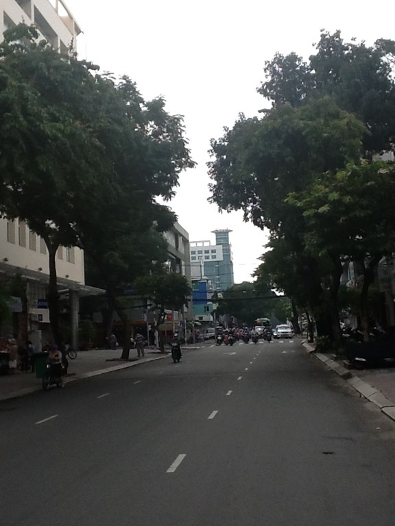 Bán nhà mặt tiền đường Mai Thị Lựu, Q.1, dt: 103,7m2, giá bán: 15,5 tỷ (TL)