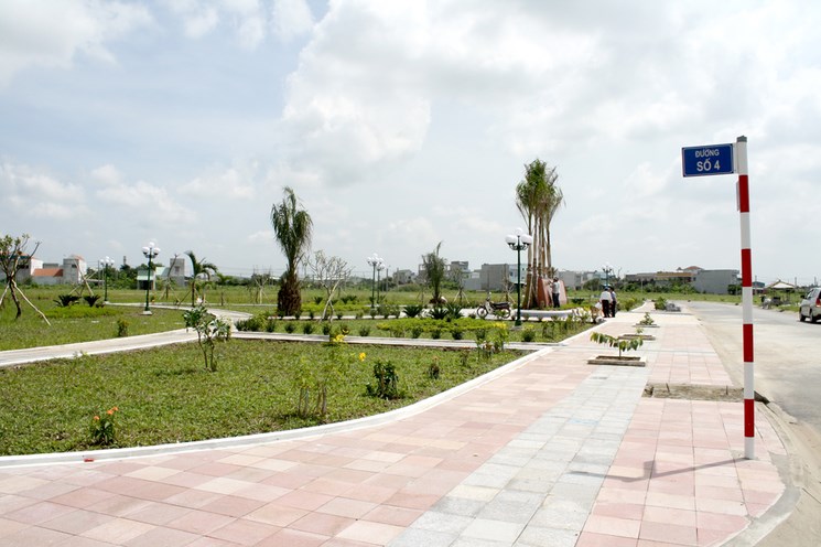 Bán đất liền kề quốc lộ 13, sổ hồng riêng, 80 m2/ 980 tr, bao sang tên