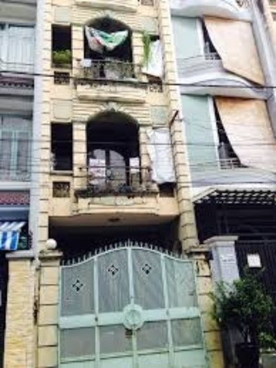 Bán gấp nhà mặt tiền Nguyễn Thị Minh Khai, q.1 DT: 4.2x10 (NH 8,5)